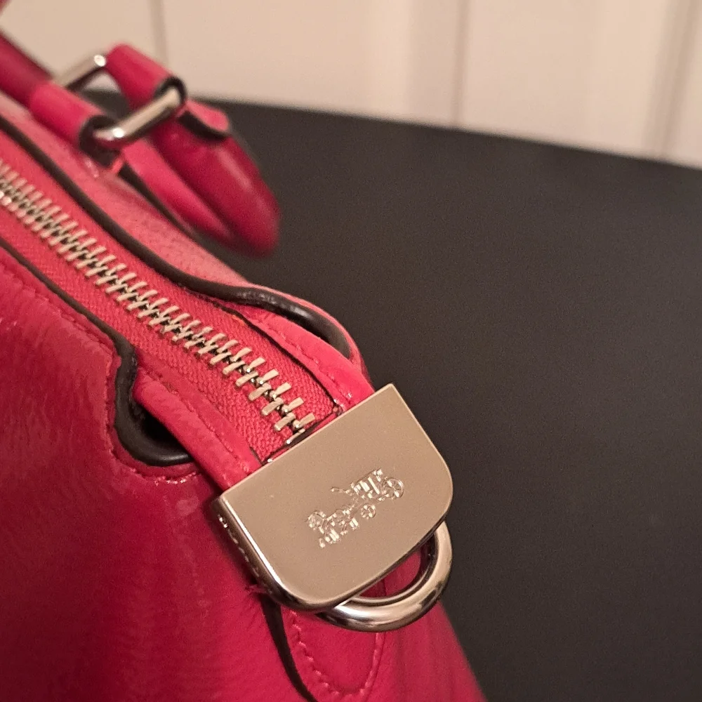 Coach Crinkle Crossbody Bag NWOT 2 charms